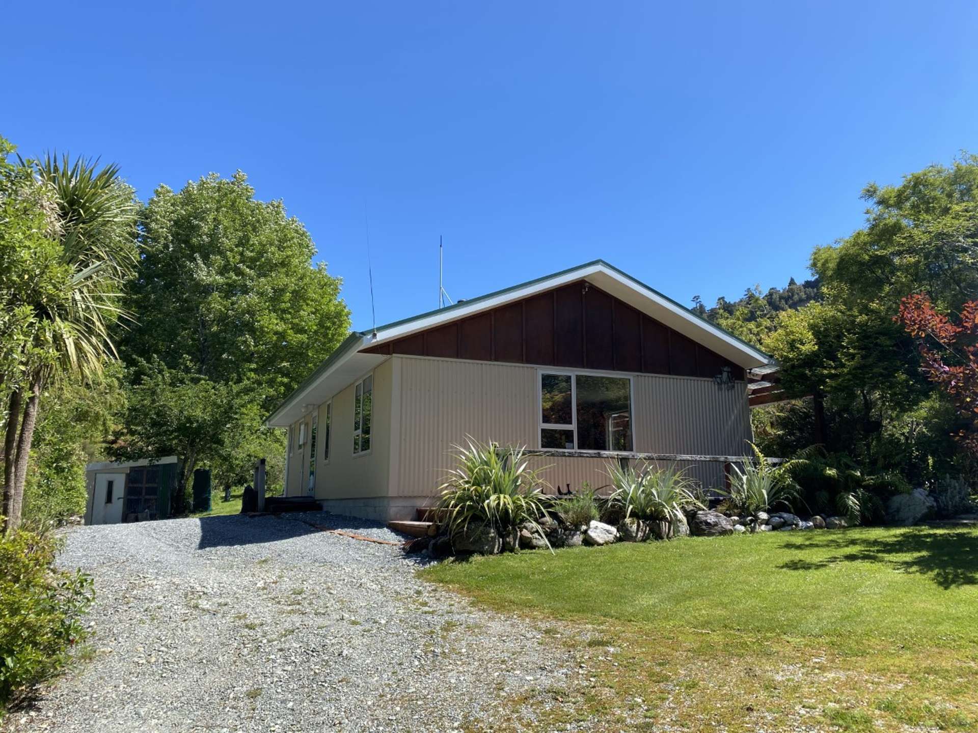 432 Humphreys Gully Road Hokitika_0