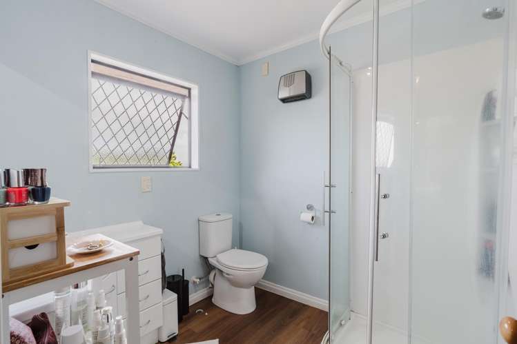 5 Church Road Pukete_17