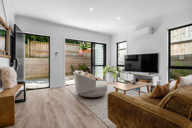 562d Beach Road Rothesay Bay_4