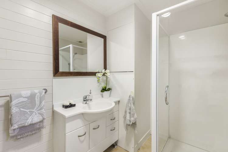 19 Tirimoana Road Te Atatu South_11