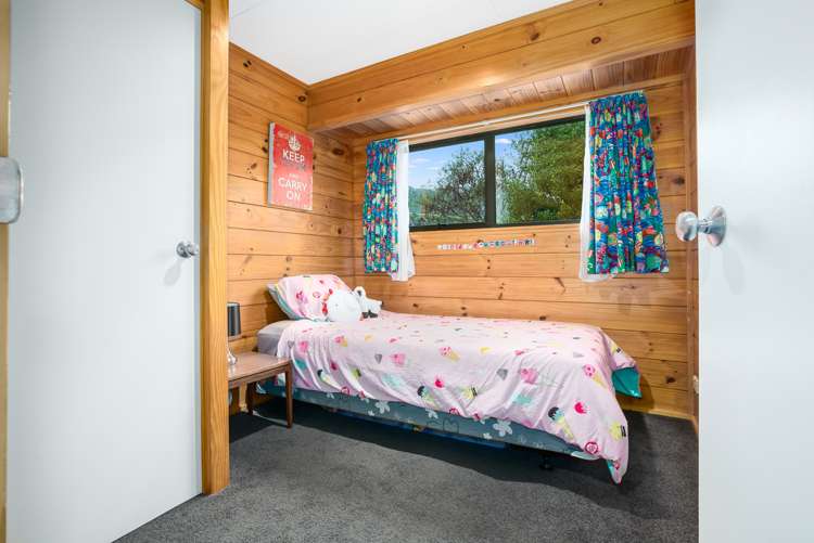 8 Ribbonwood Terrace Porirua East_12