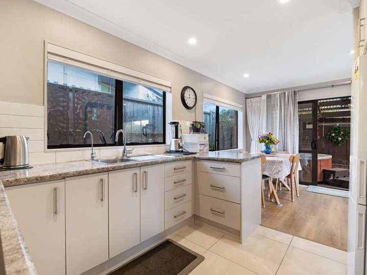 42 Bodi Place Te Atatu South_14