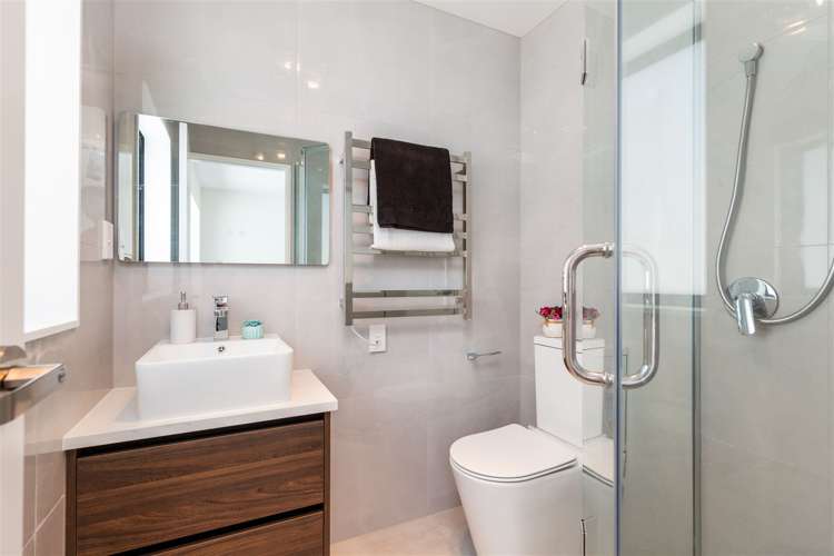 42 Dungloe Avenue Flat Bush_23