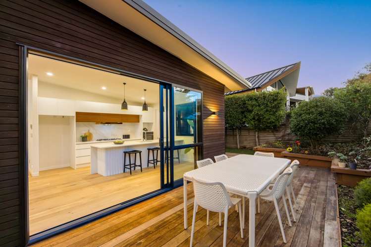 18 Tuatini Place Long Bay_7