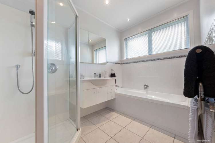 188 Royal Road Massey_14