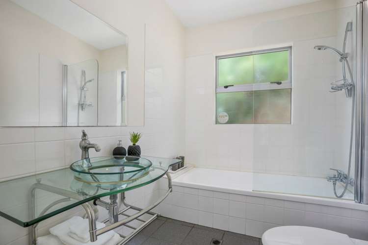 23 Crocombe Crescent Beach Haven_16