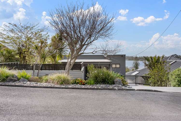 53 Ardern Avenue Stanmore Bay_10