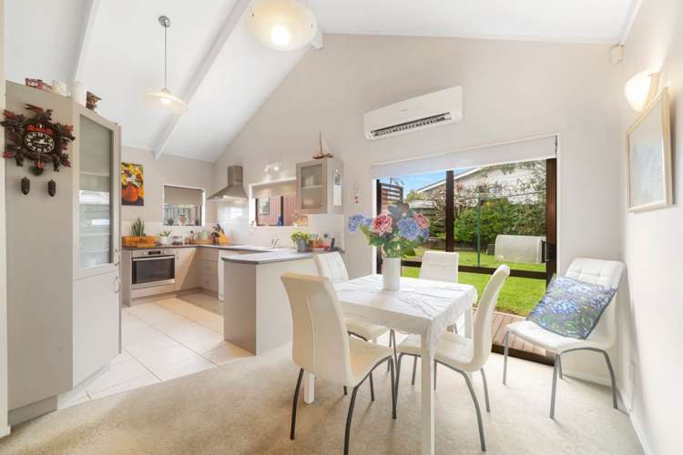 33 Botany Road Botany Downs_10