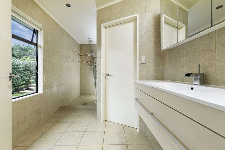 1439 Old North Road Helensville_21