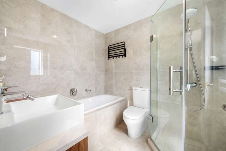 2a Wyon Way Flat Bush_6