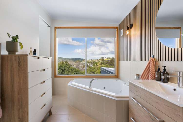 17 Governors Heights Whangamata_17