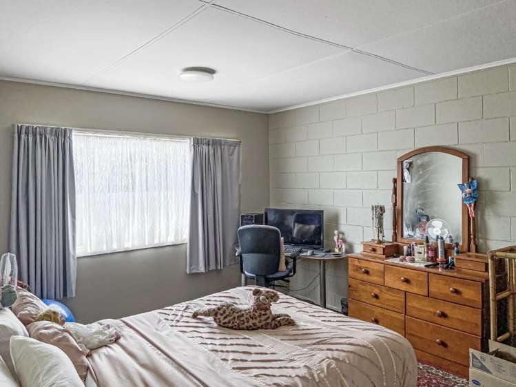 2/69A Pine Avenue 11305_5