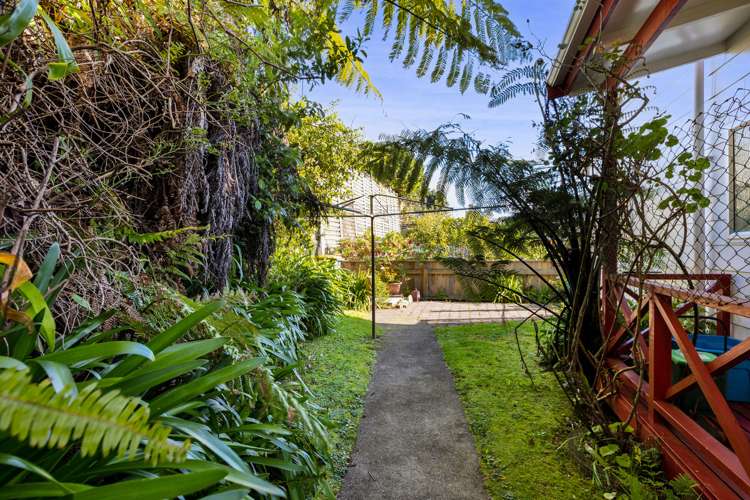 2/19 Kenmore Street Westown_6