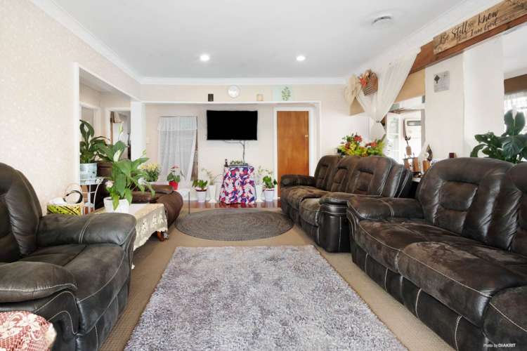 8 Kiernan Place Kelston_3