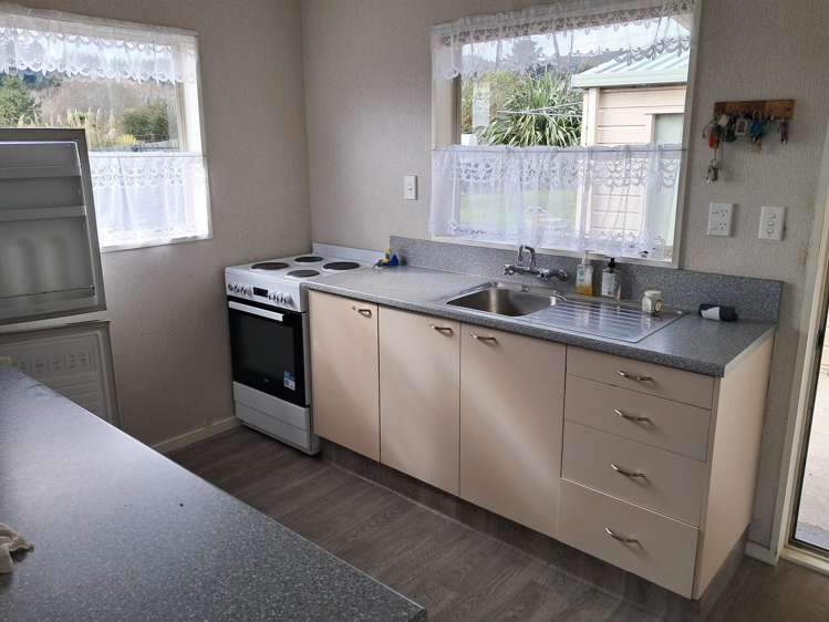 84 Salcombe Street Kaitangata_5