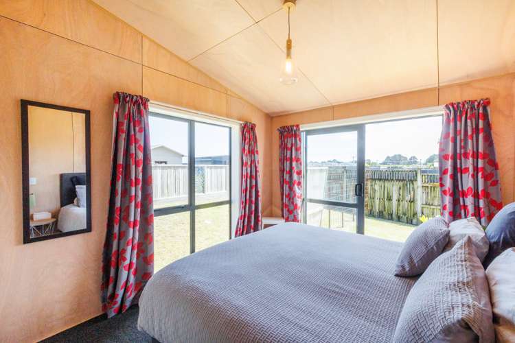 35 Barling Street Himatangi Beach_11