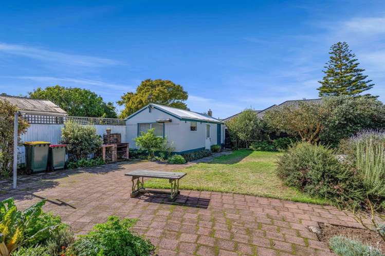 125 Seaview Road Westown_27