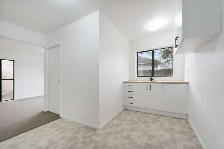 4229 Great North Road Glendene_15