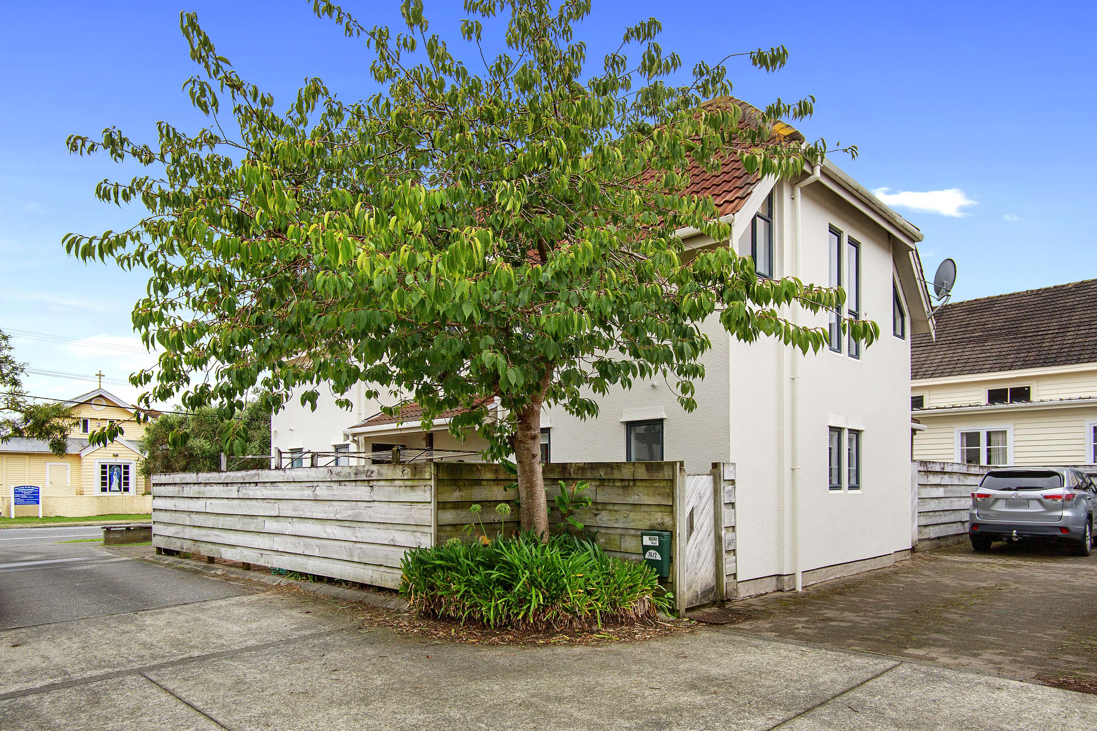 2/74 Waiwhetu Road Waiwhetu Lower Hutt City Houses for Sale One