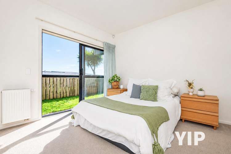 28 Red Beech Avenue Woodridge_10