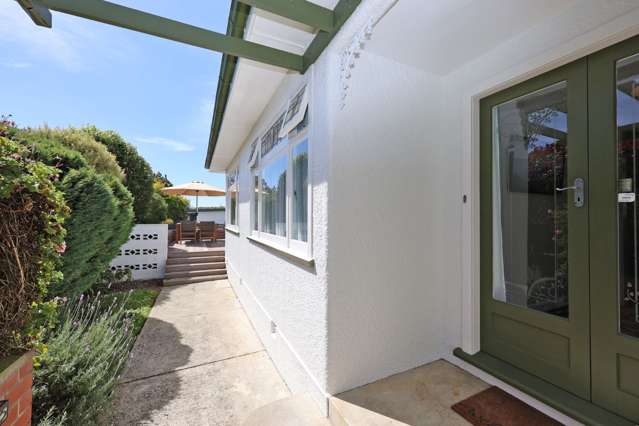 SPACIOUS & STYLISH IN A FANTASTIC LOCATION