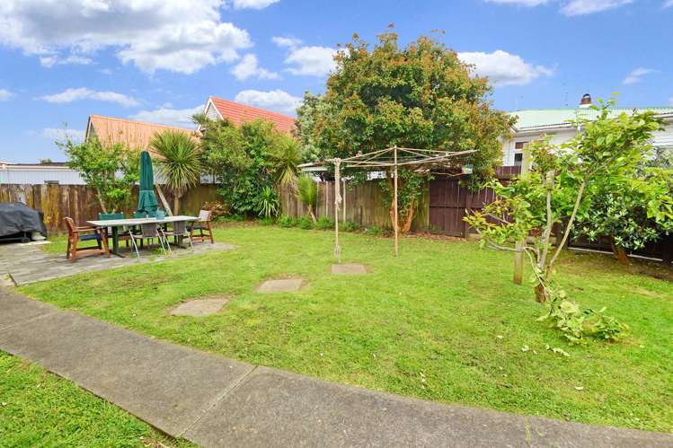 2/8 Esmonde Road Takapuna_9