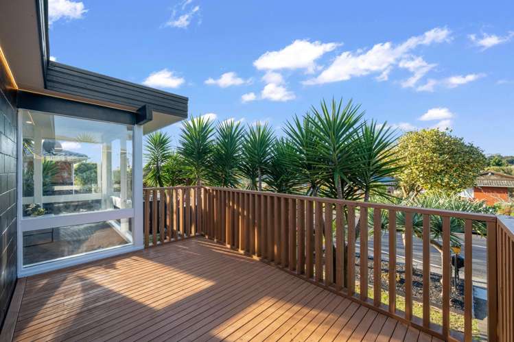 21 Lawrence Crescent Hill Park_22