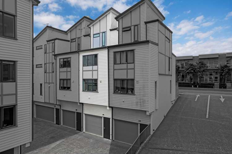 84 Norwood Drive Flat Bush_24