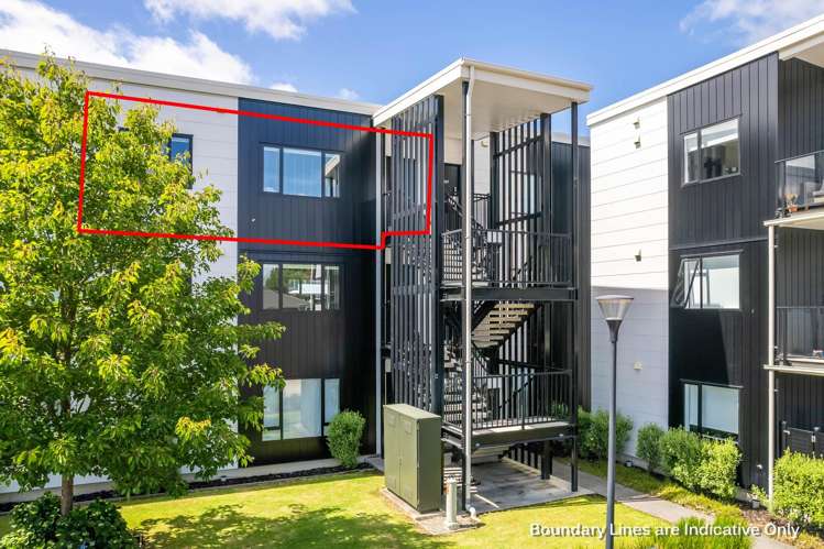 206/17 Vialou Street Hamilton Central_6