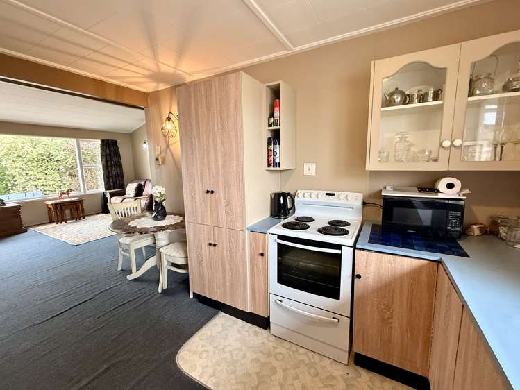 2/64 Hensley Street_5