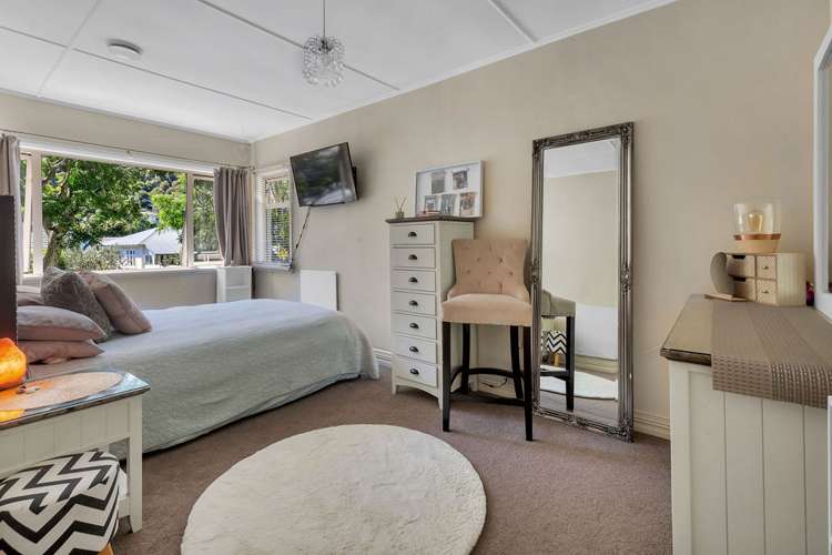 28 Seymour Avenue The Brook_9