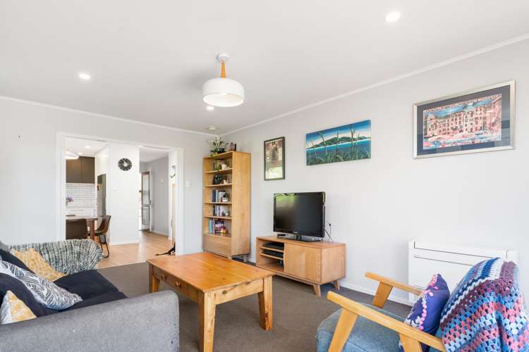 2/174b Grimseys Road Redwood_13