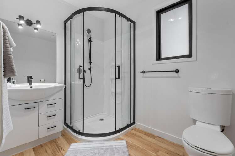 145 Seaview Road Westown_25