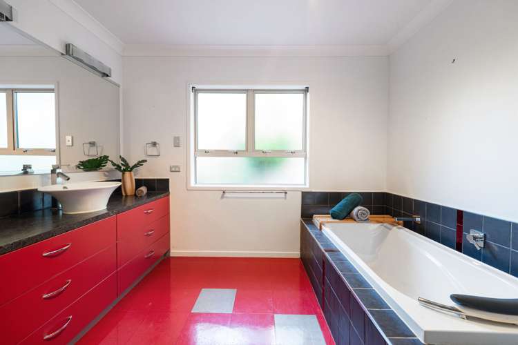 8 Crowden Place Harrowfield_21