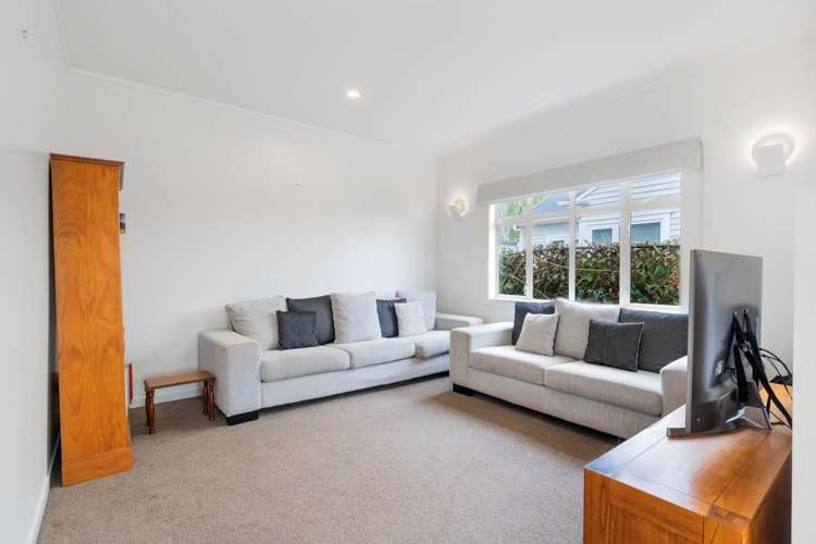 54 Dignan Street Point Chevalier_8