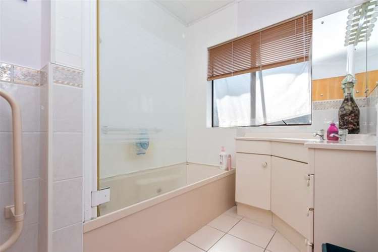 1/16 Vincent Street Howick_10