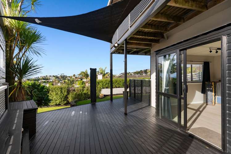 11 Higham Ferrers Place Red Beach_28