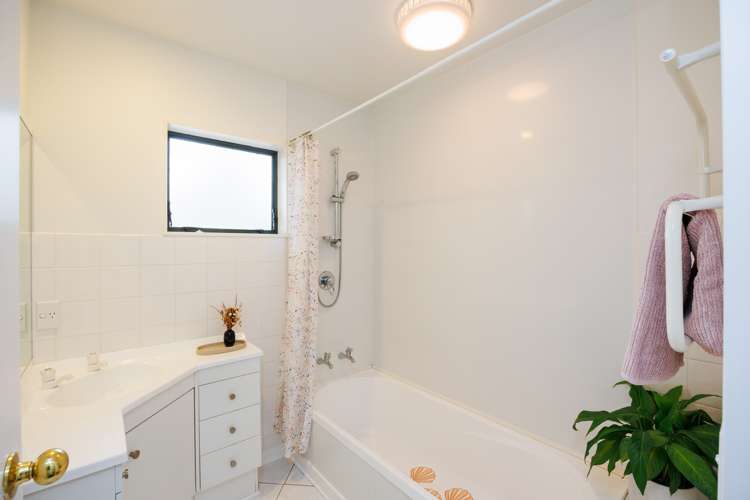 127 Summerhill Drive Fitzherbert_2