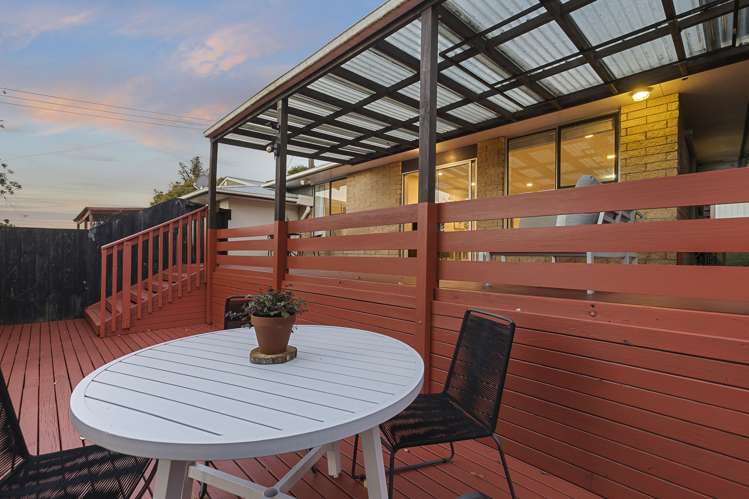 2/80a Captain Scott Road Glen Eden_24