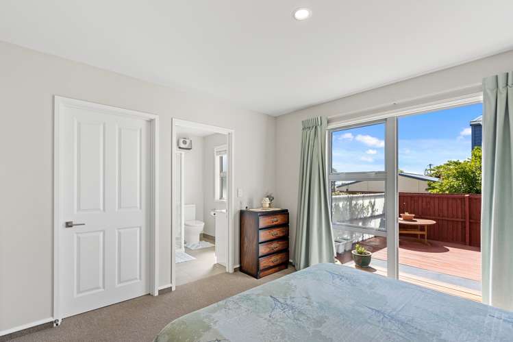 126 Rocking Horse Road Southshore_11