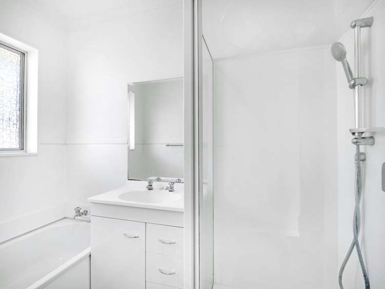 10 Hollows Crescent Takaro_22