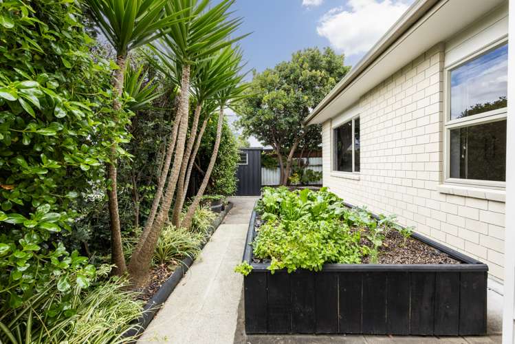 4 West Place Greenmeadows_14