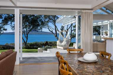 24 Hamana Street, Narrow Neck_2