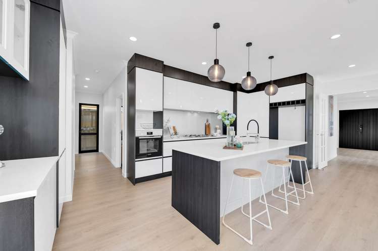 19 Dungloe Avenue Flat Bush_6