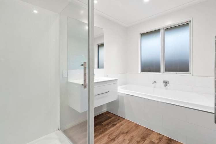 5 Chertsey Road Richmond_13