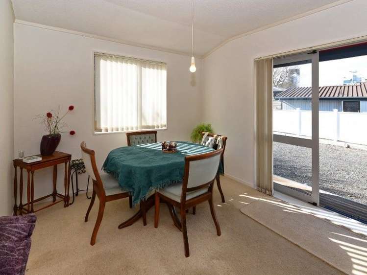 51b Lake Crescent Hamilton Lake_11