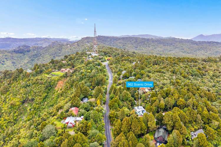 562 Scenic Drive Waiatarua_23