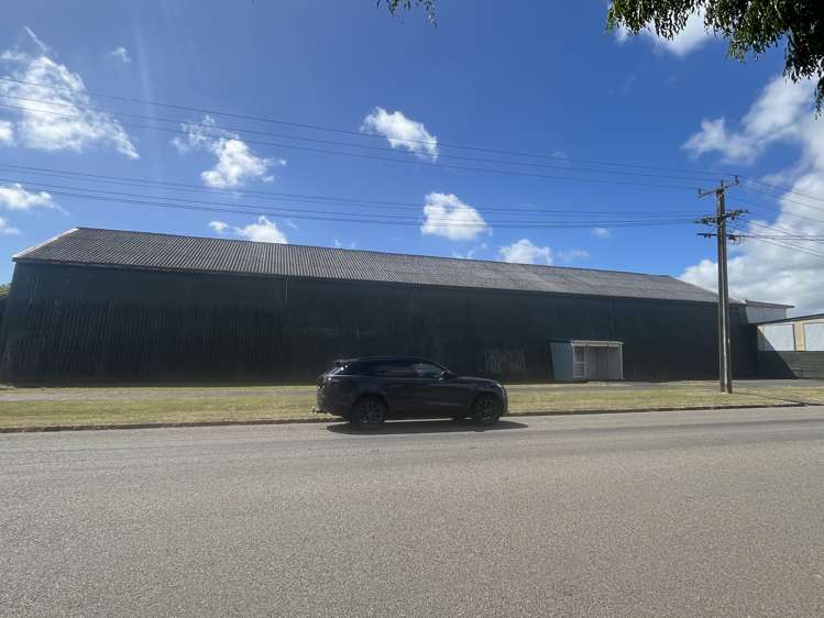 130 Queen Street West Levin_1