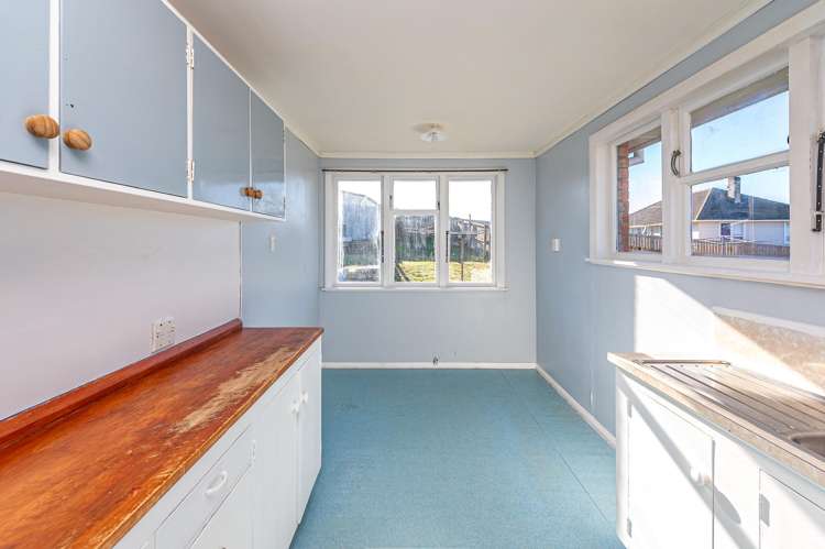 10 Churchill Crescent Tawhero_14