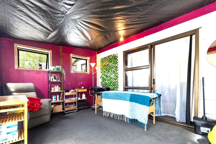 1/20 Burundi Avenue Clendon_8